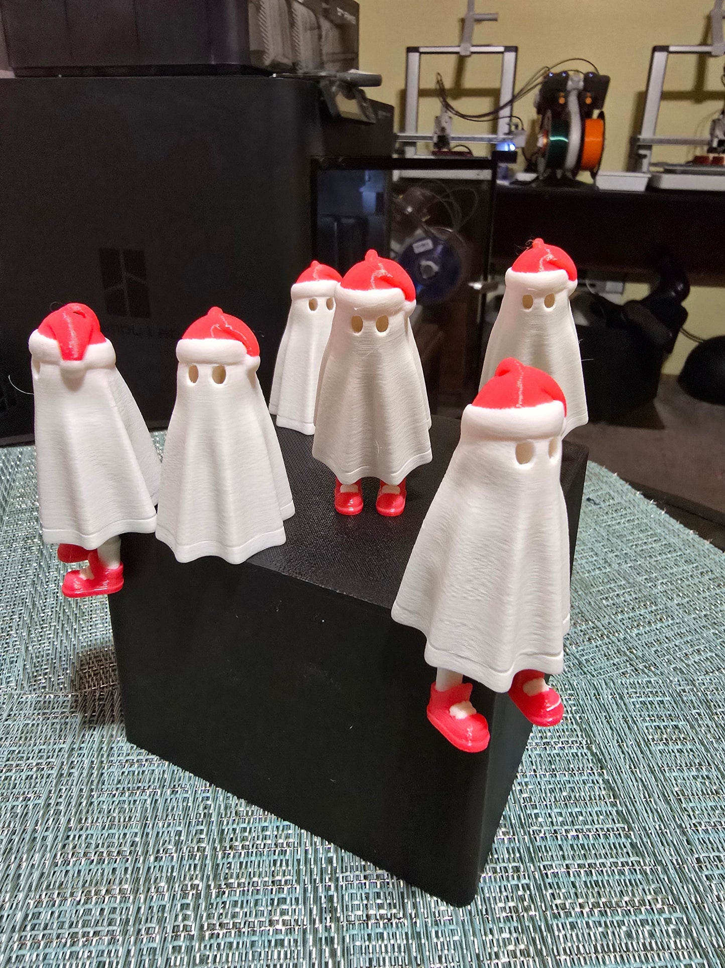 Christmas ghosts - No Hands 3d