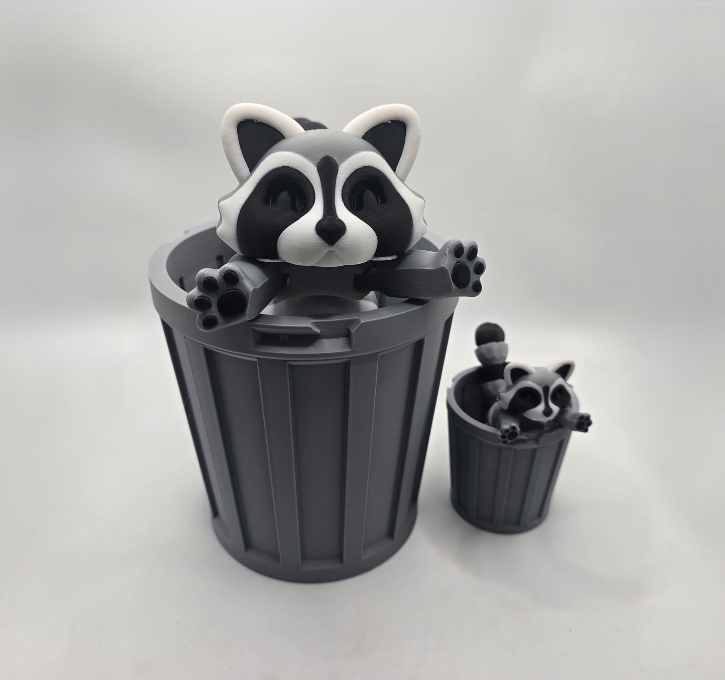 Giant Racoon and Trash can - No Hands 3d