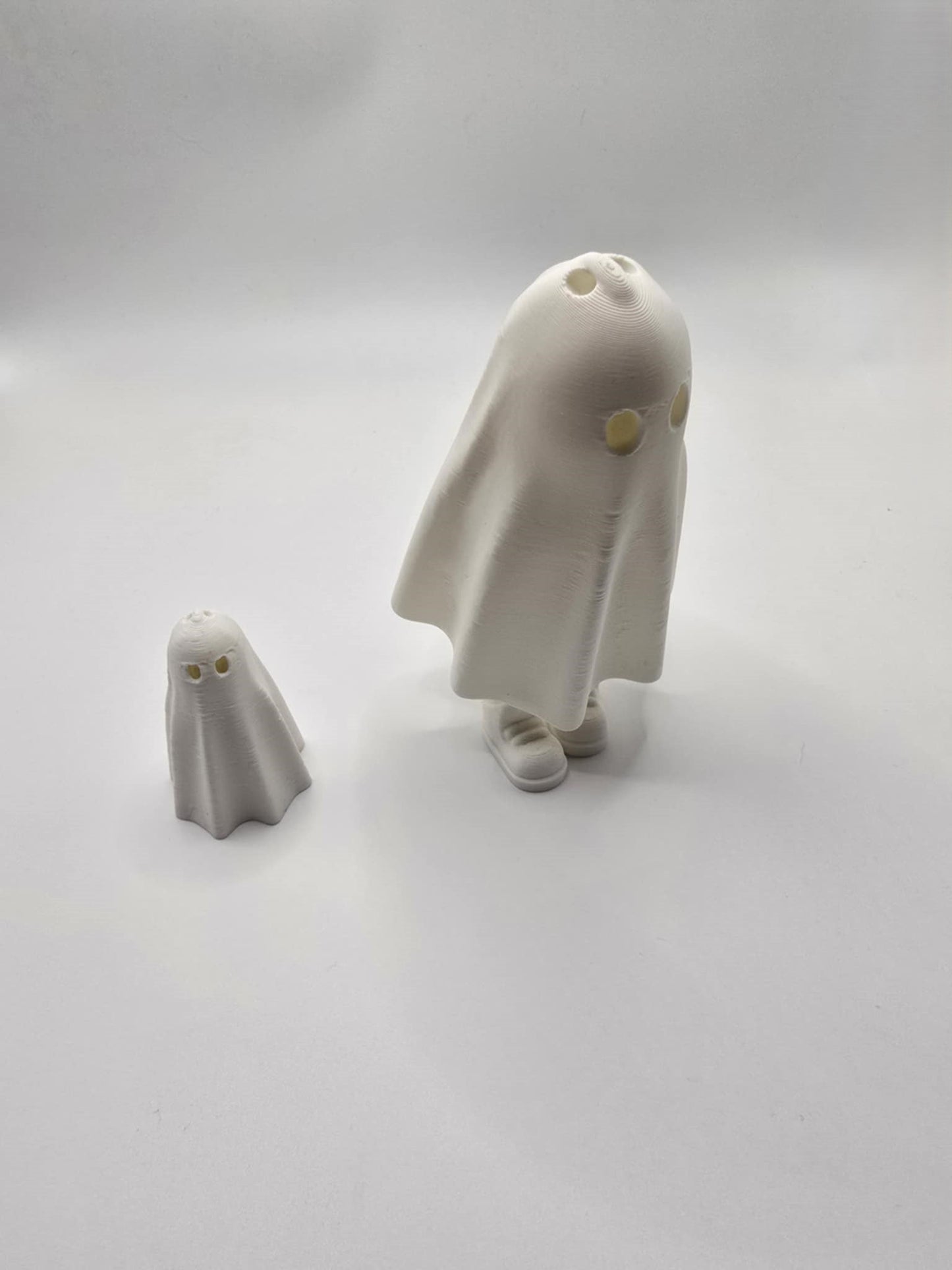 Halloween ghost with legs - No Hands 3d