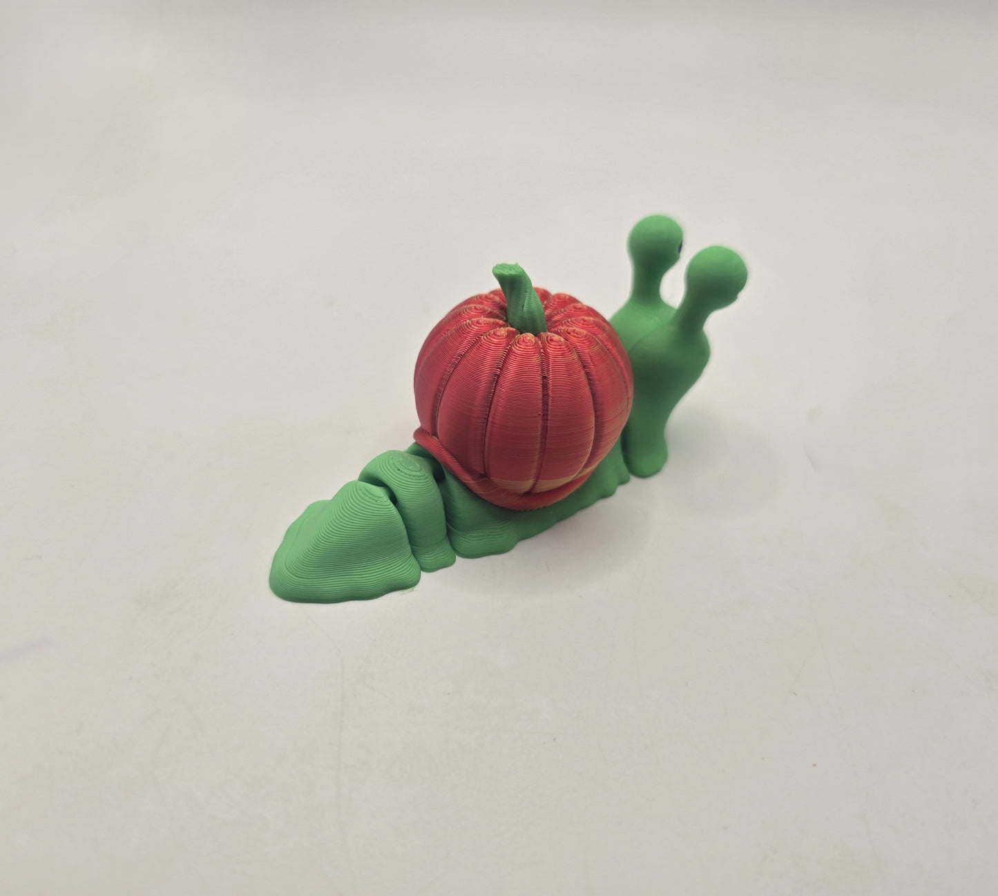 Halloween Snails - No Hands 3d