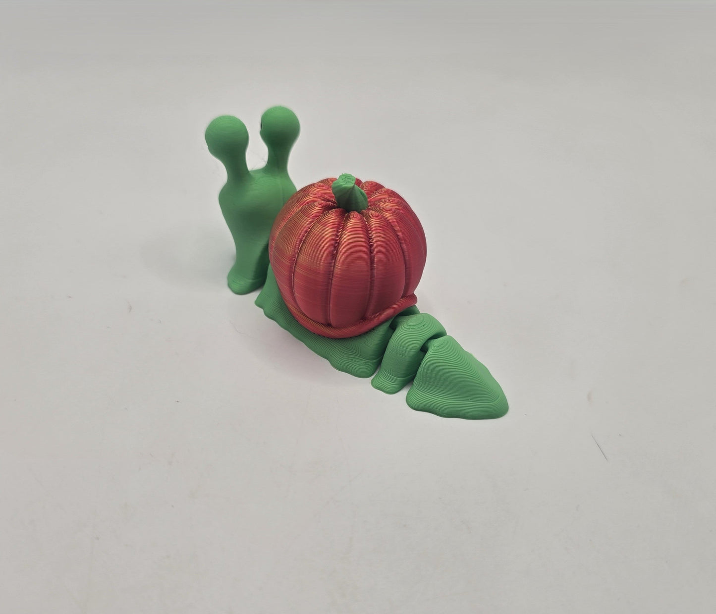 Halloween Snails - No Hands 3d
