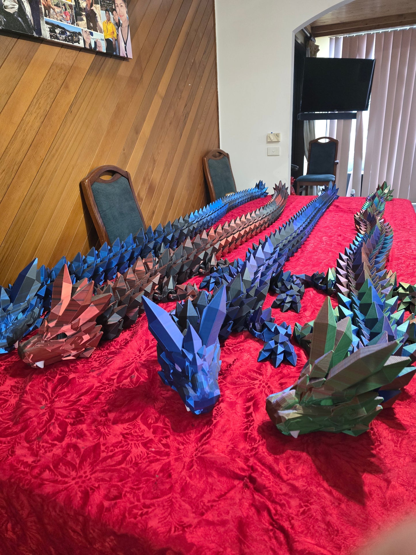 2 Metre Crystal Dragon (6.7 Feet) - No Hands 3d