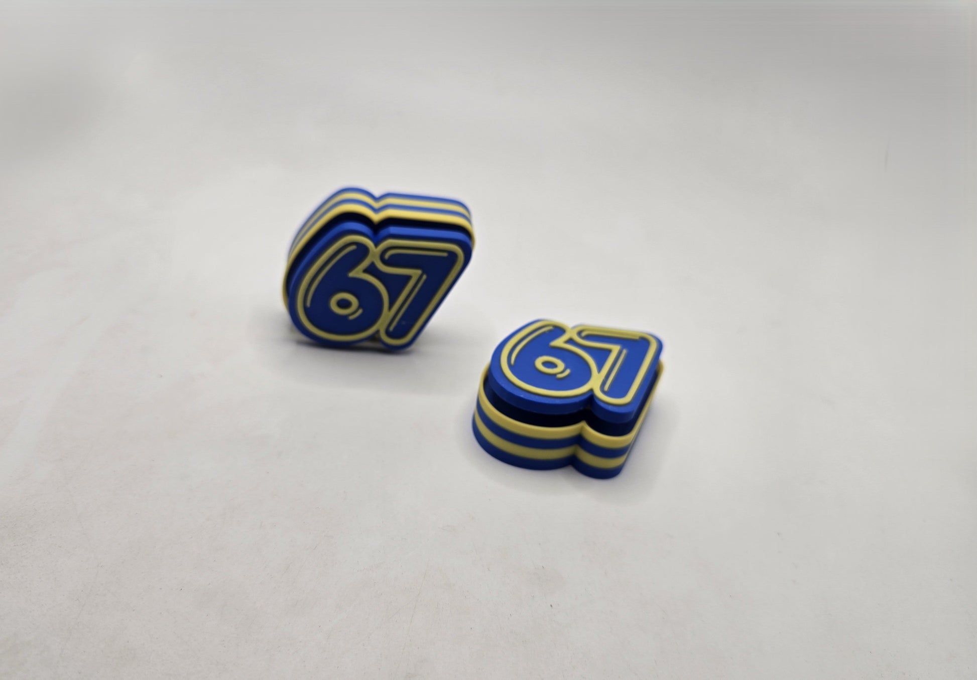 67 Fidget Clicker - No Hands 3d