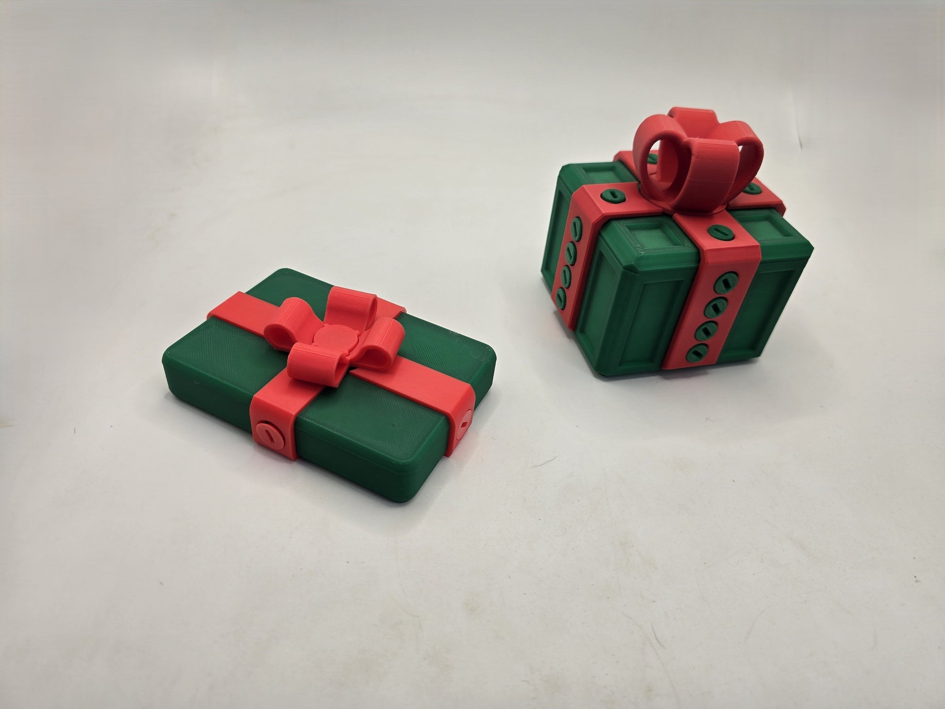 Annoying Gift Box - No Hands 3d