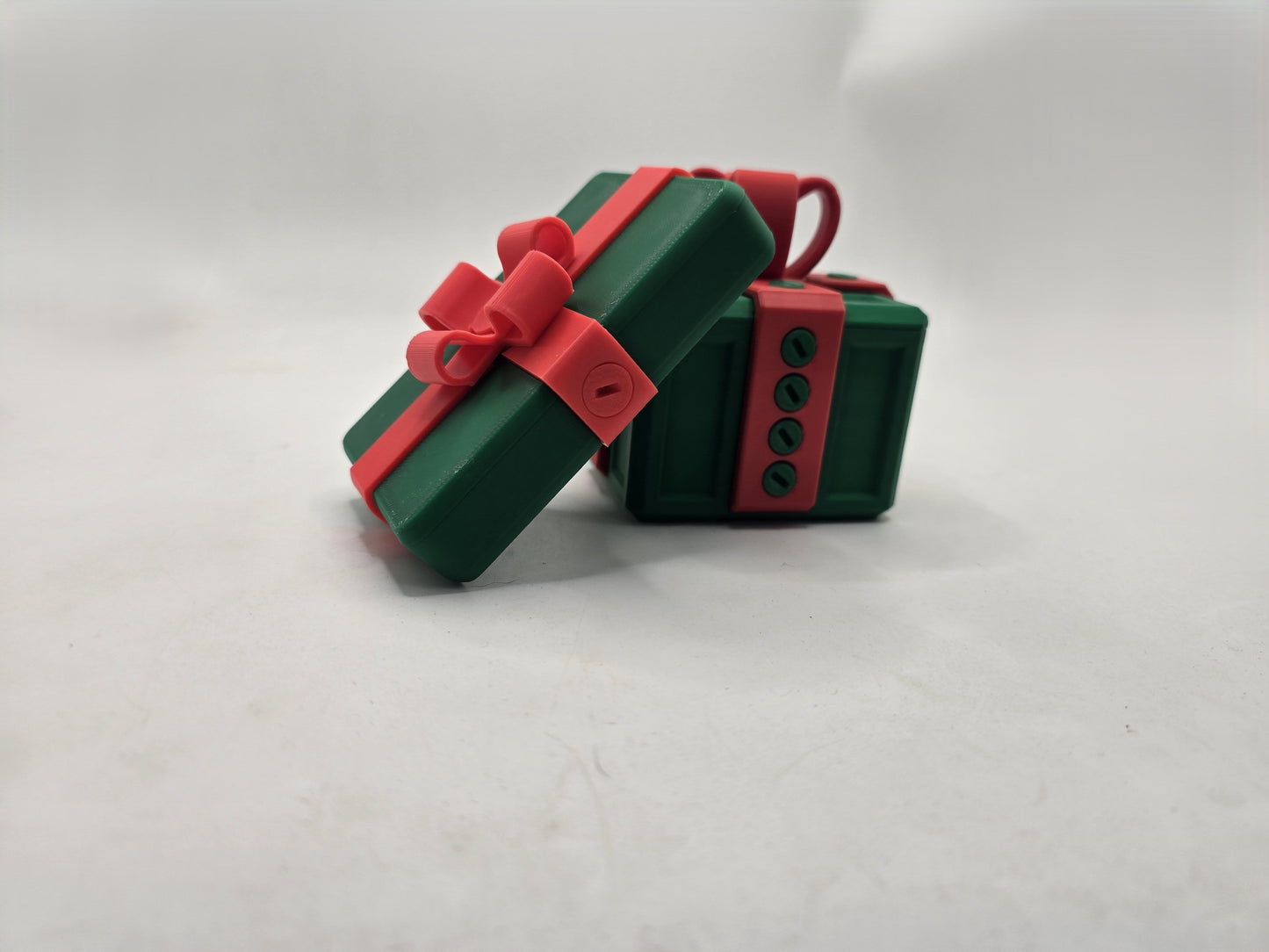 Annoying Gift Box - No Hands 3d
