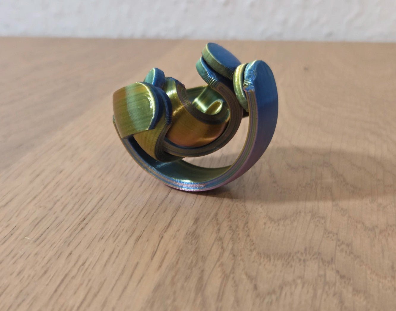 Arc Fidget Gyro - No Hands 3d