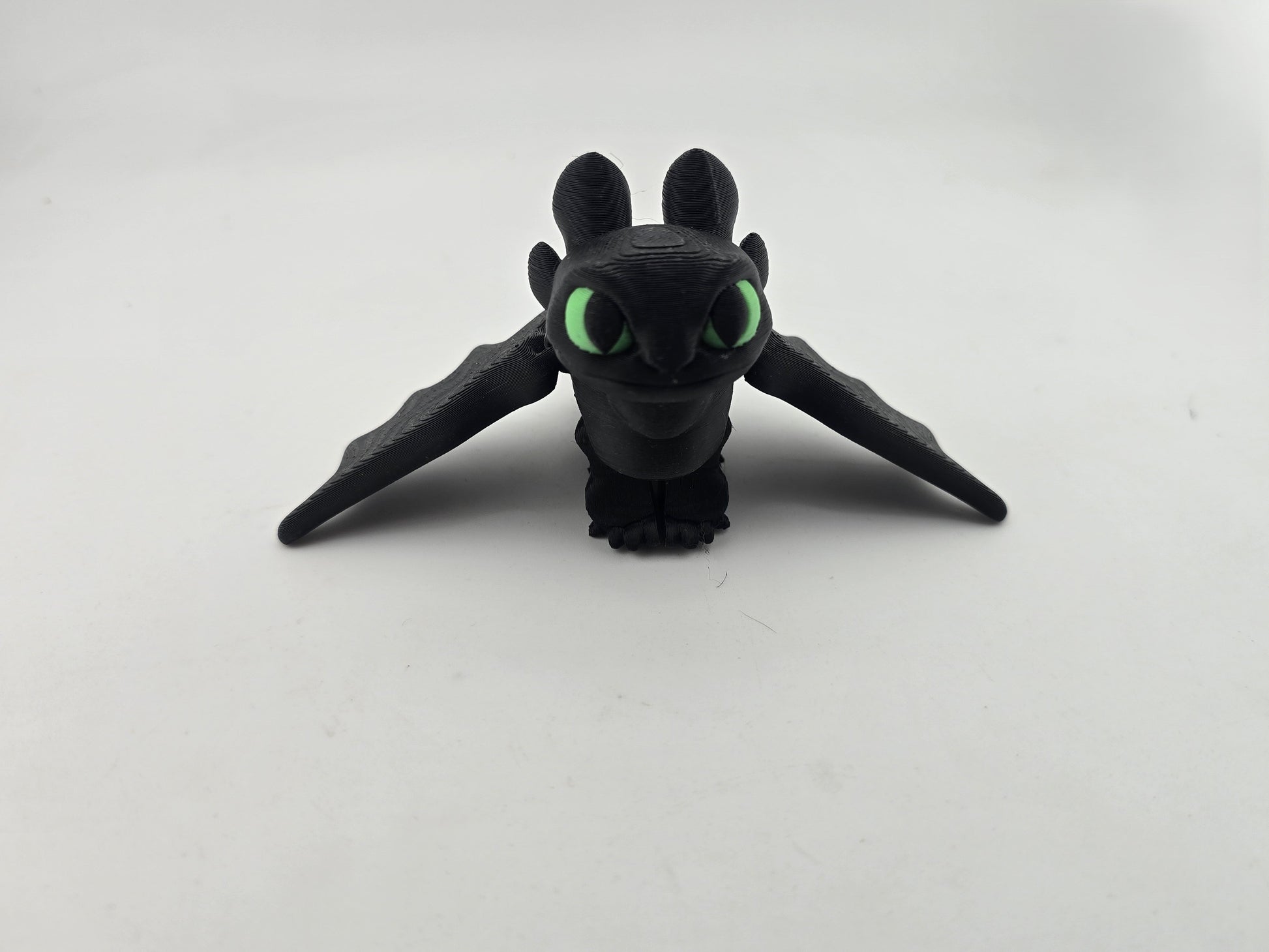 Green Eyed Flying dragon with wings - No Hands 3d