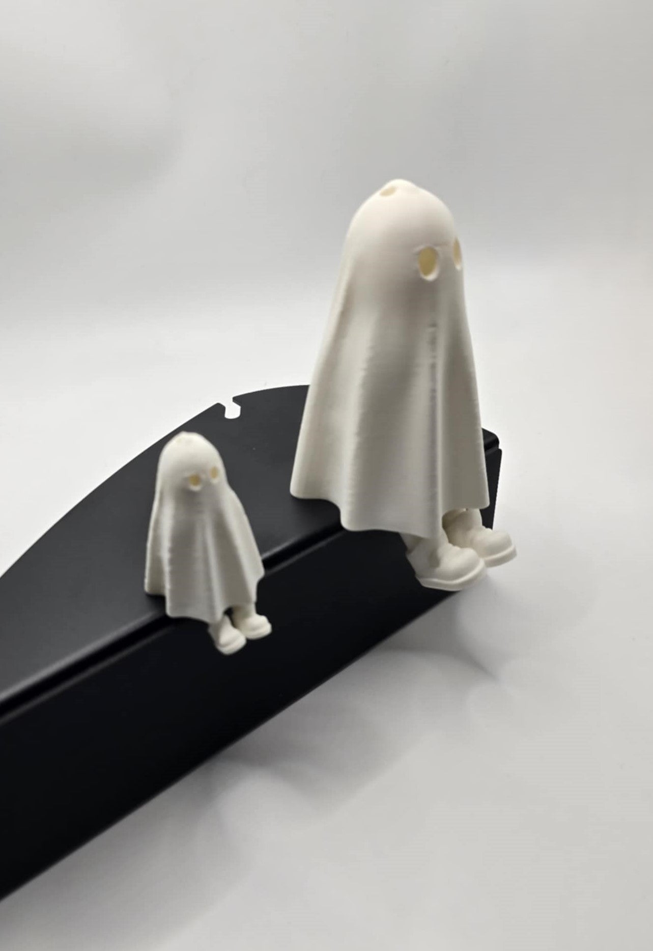 Halloween ghost with legs - No Hands 3d