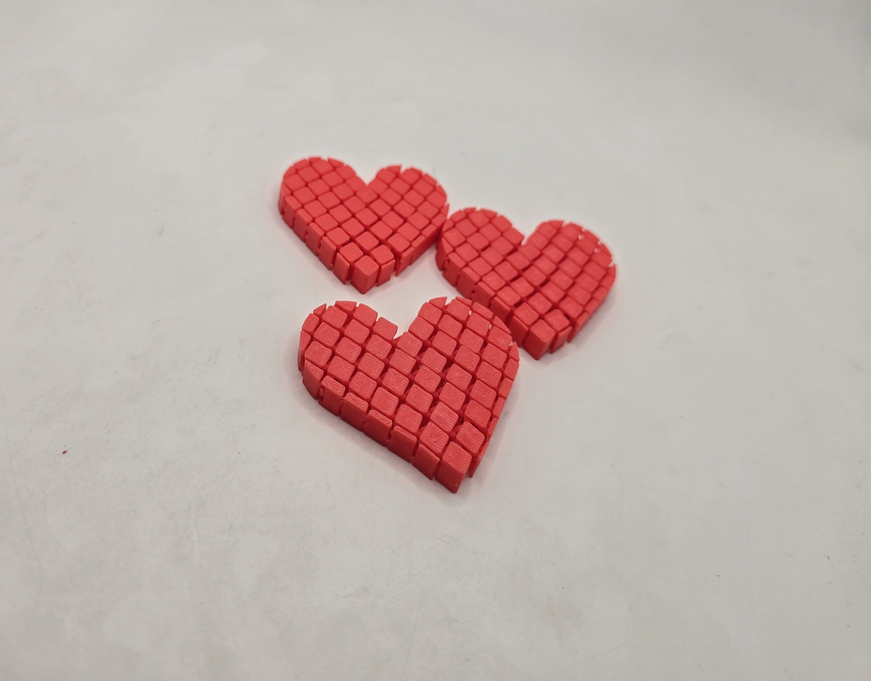 Mini Loveheart fidgets – No Hands 3d