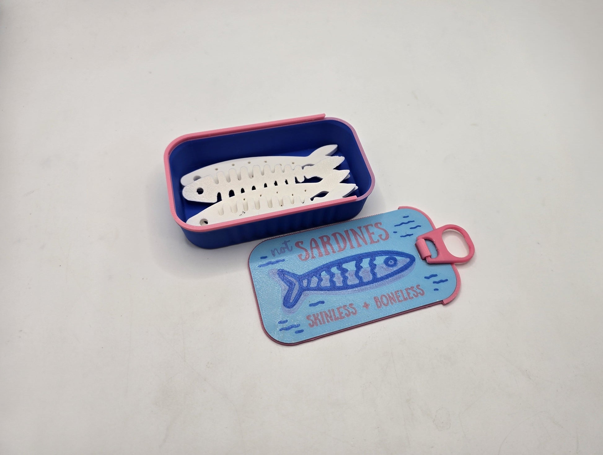 Sardine Jewelery Box - No Hands 3d