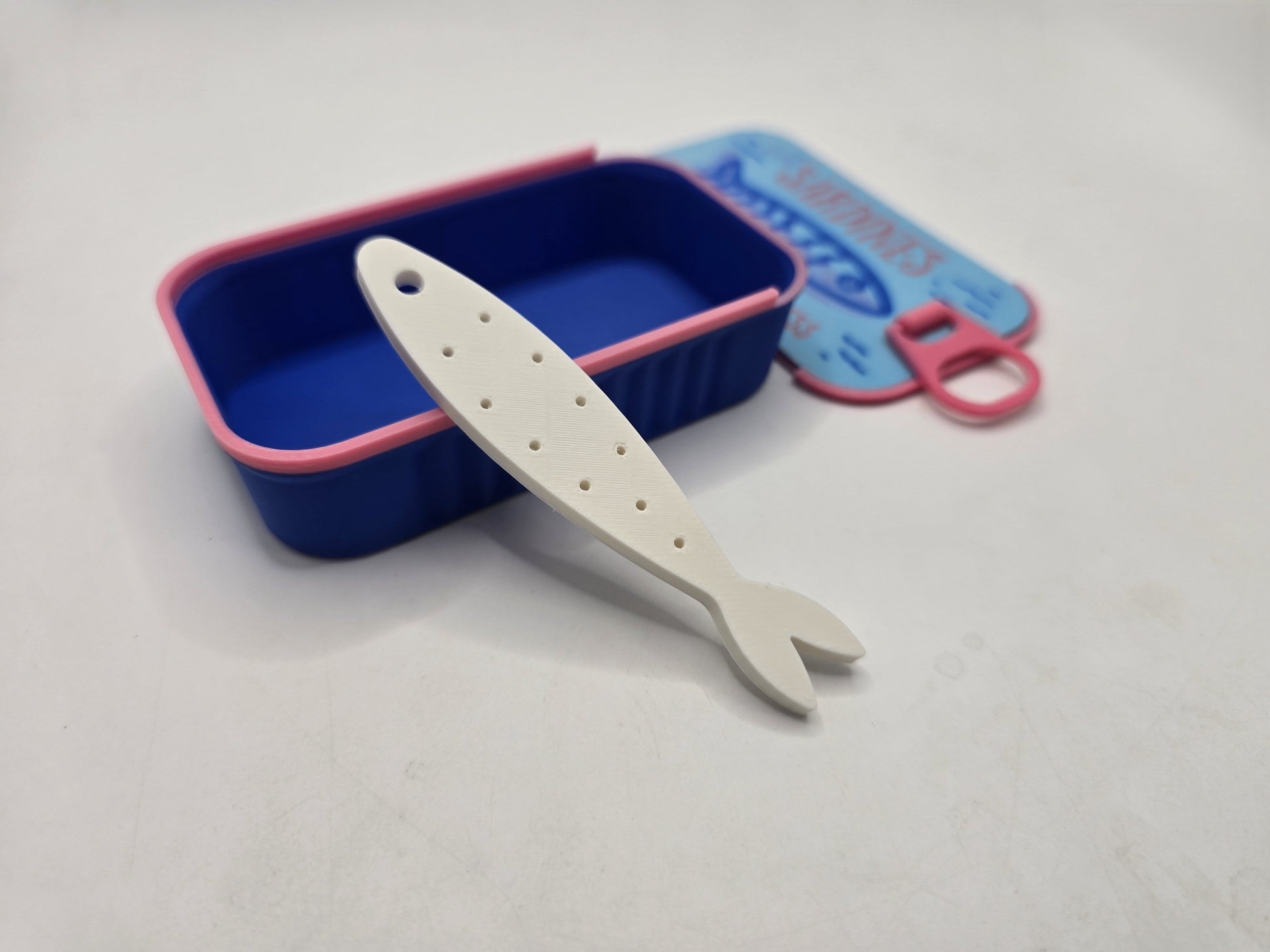 Sardine Jewelery Box - No Hands 3d