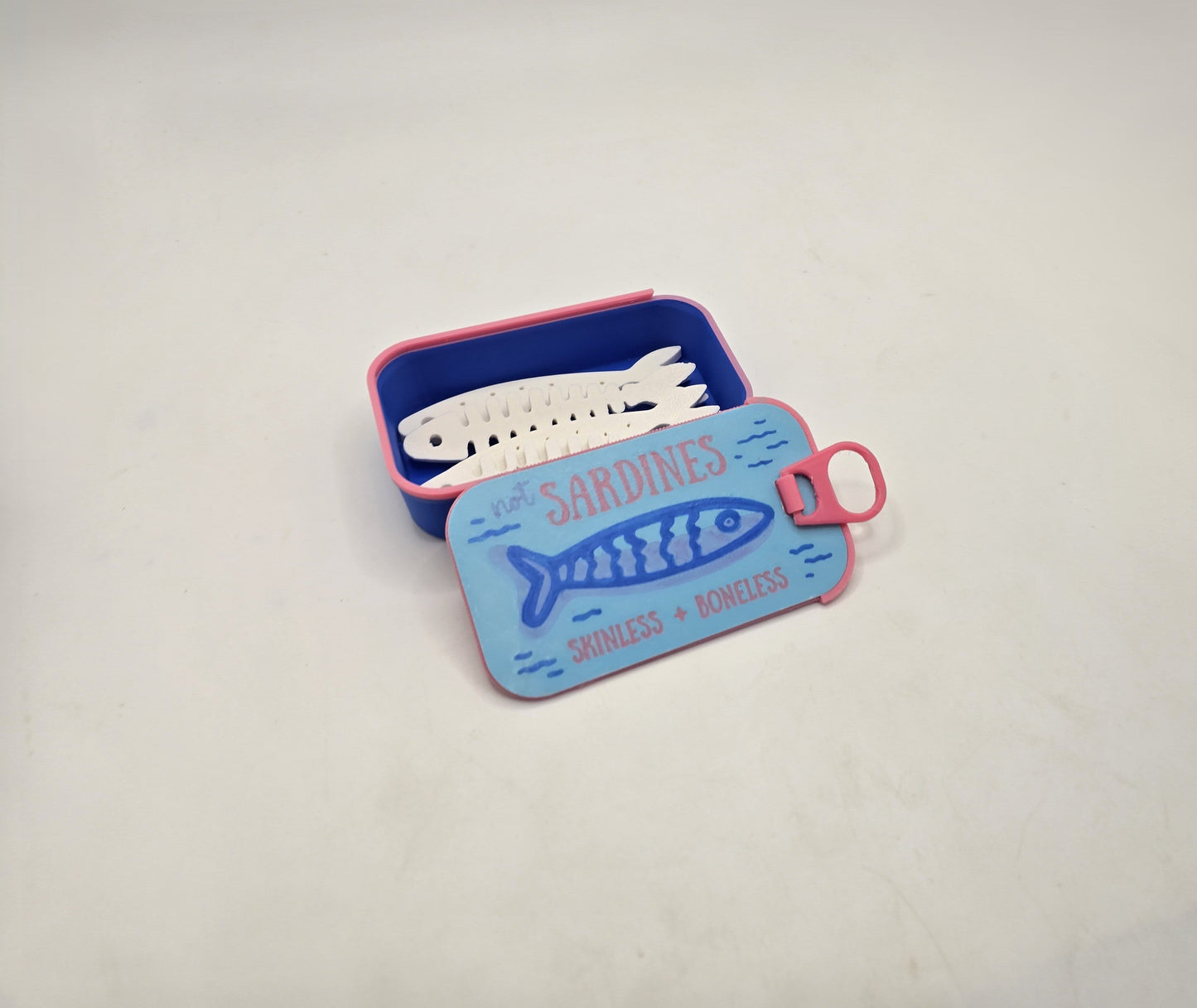 Sardine Jewelery Box - No Hands 3d