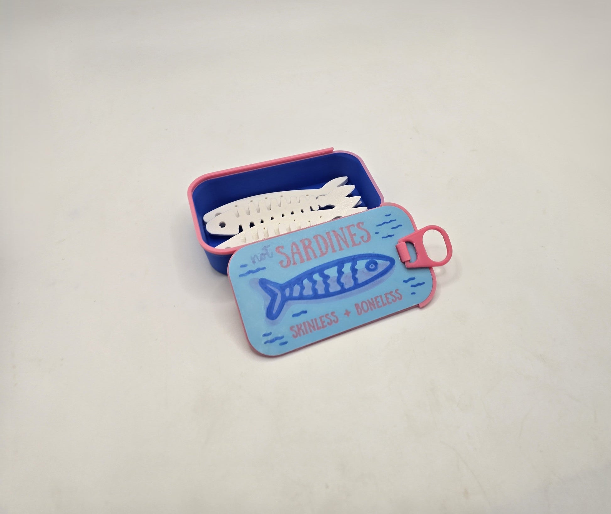 Sardine Jewelery Box - No Hands 3d