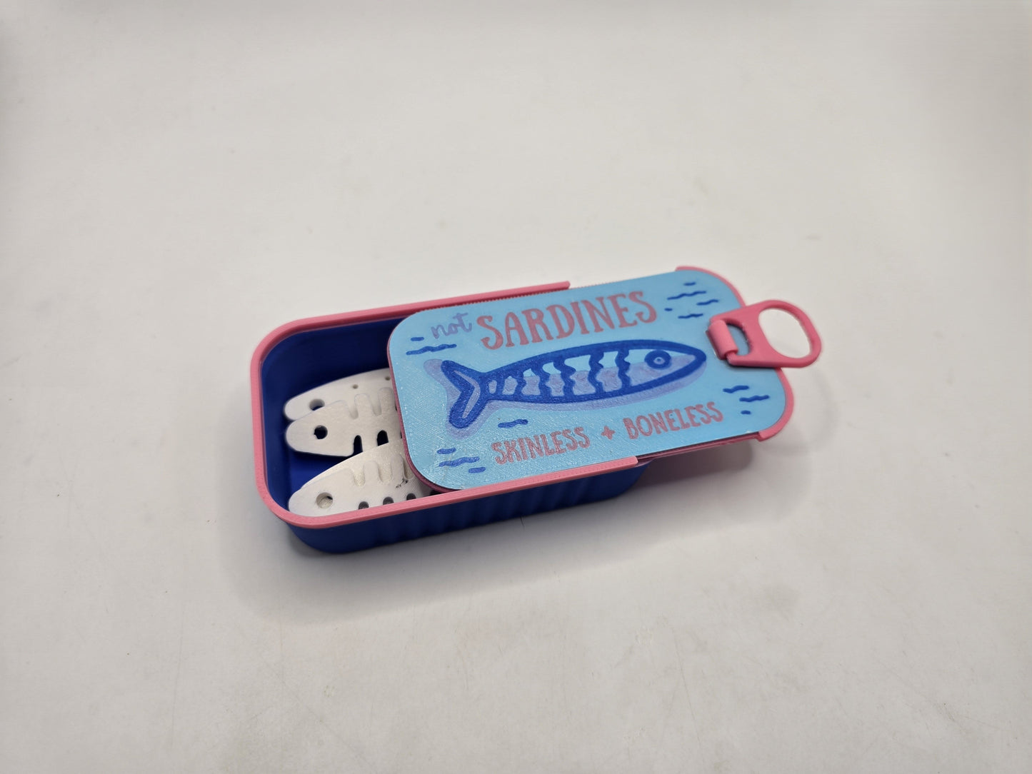 Sardine Jewelery Box - No Hands 3d