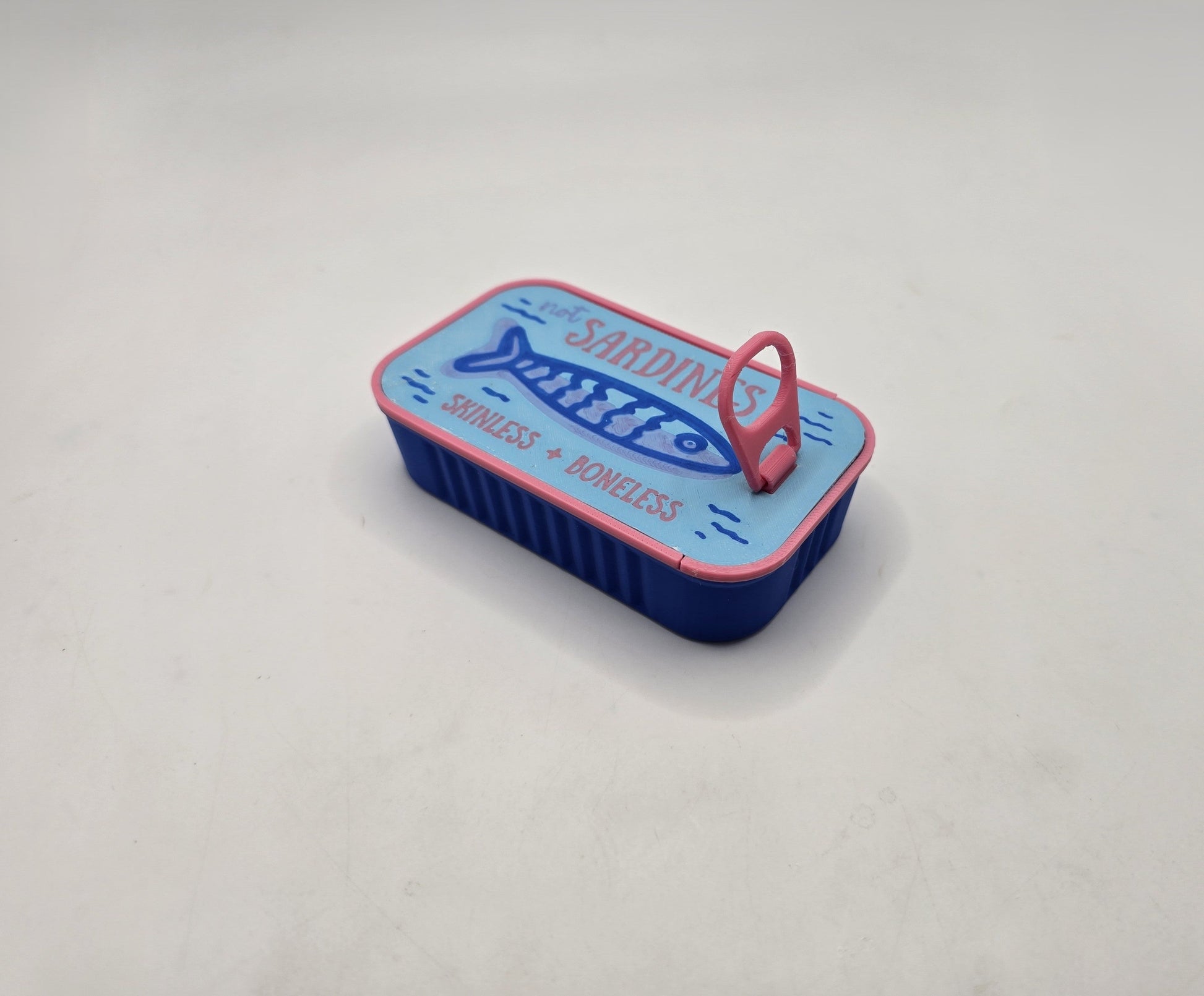 Sardine Jewelery Box - No Hands 3d