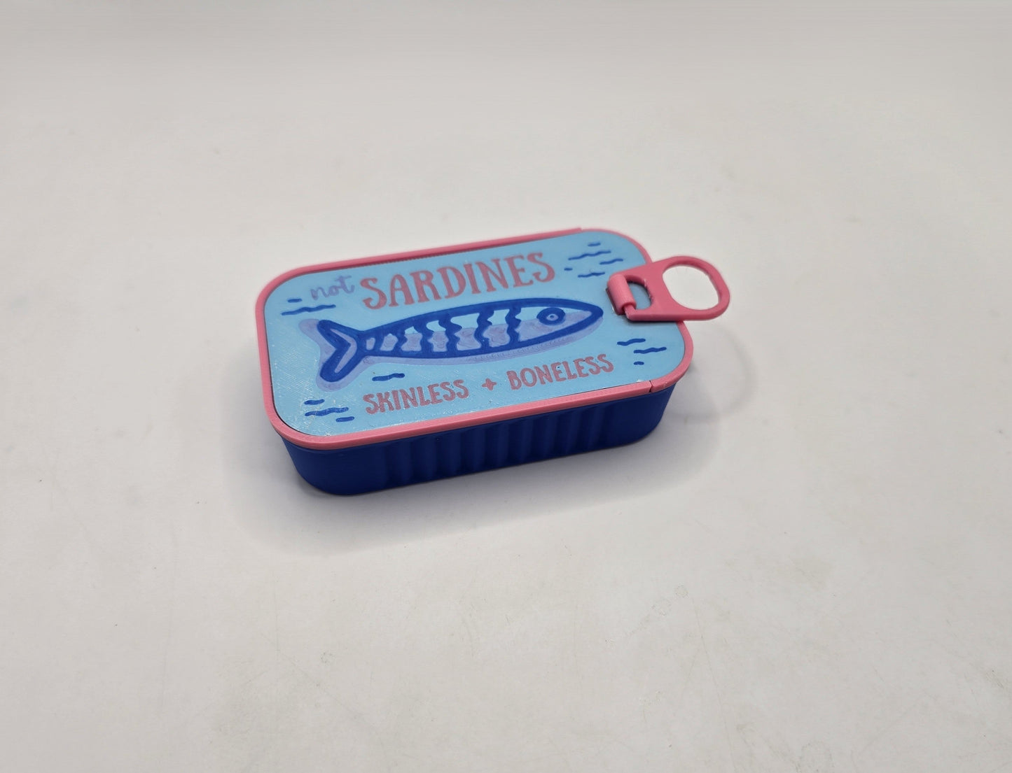 Sardine Jewelery Box - No Hands 3d