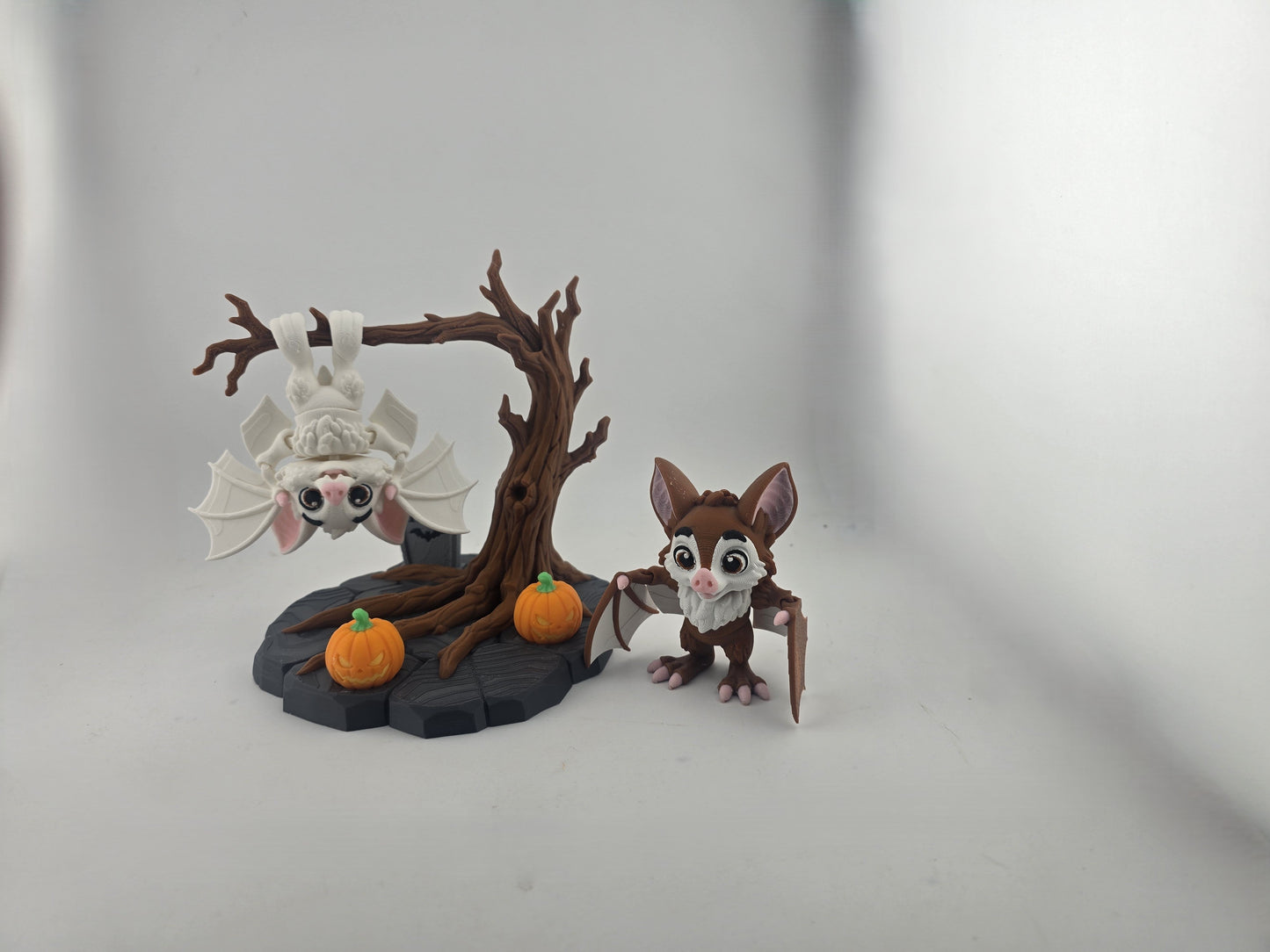 Spooky Bats and Tree - No Hands 3d