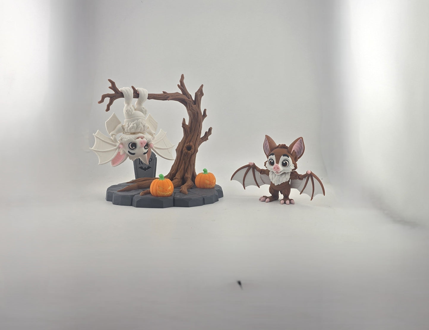 Spooky Bats and Tree - No Hands 3d