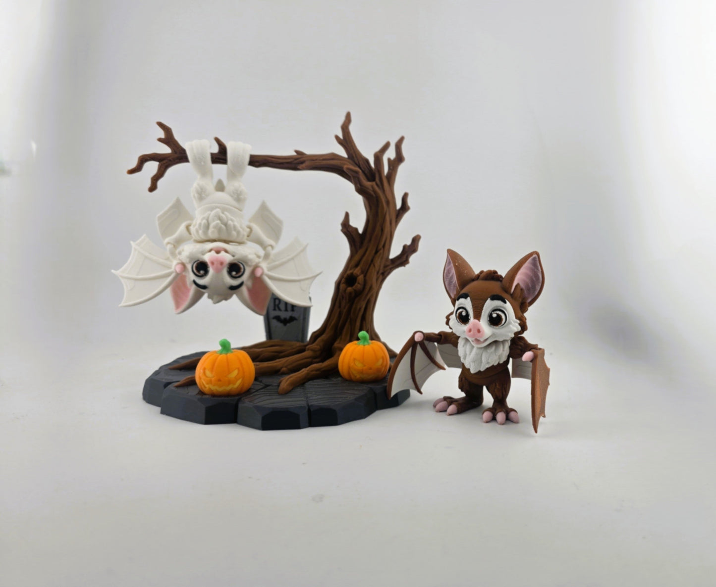 Spooky Bats and Tree - No Hands 3d