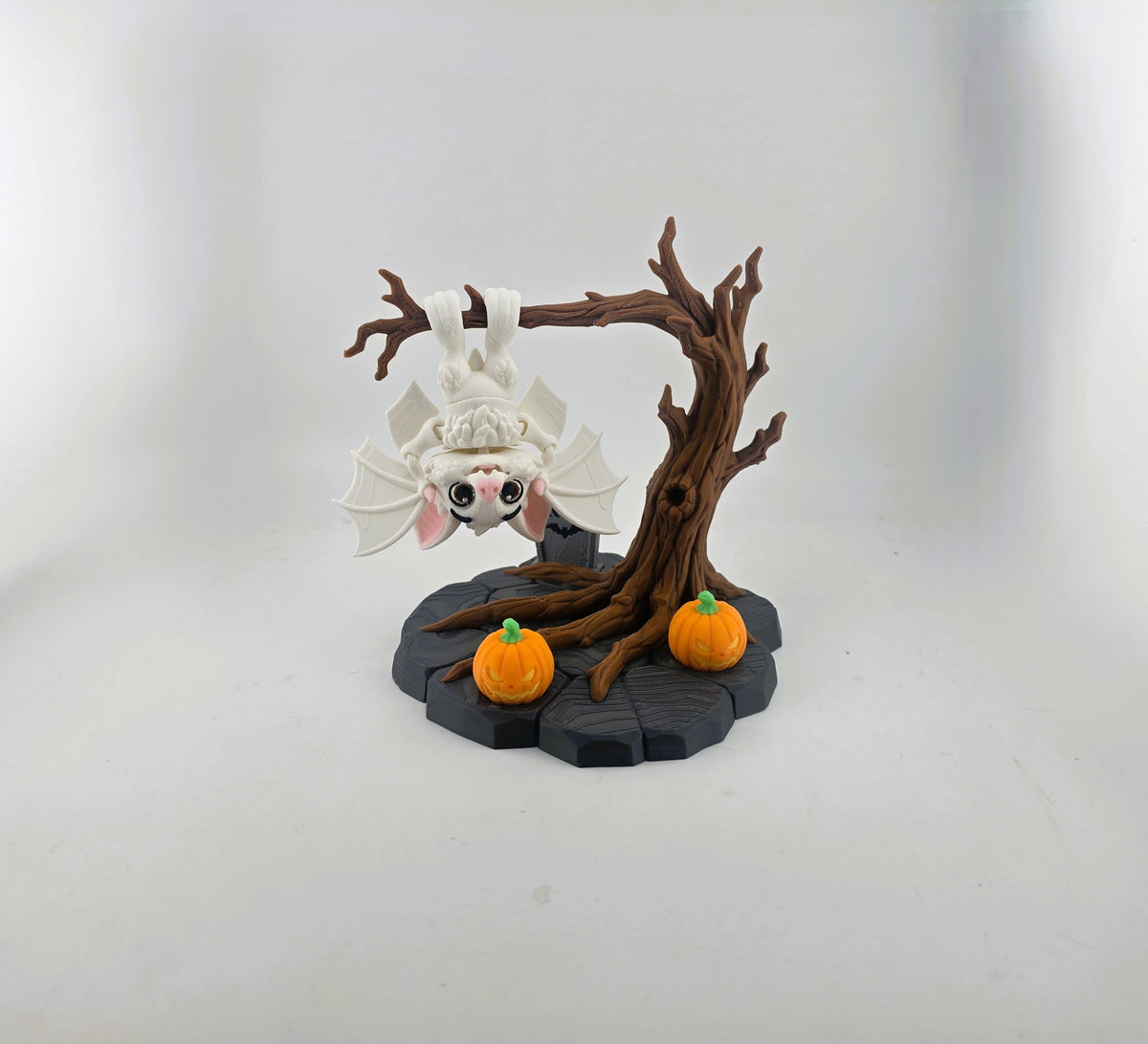 Spooky Bats and Tree - No Hands 3d
