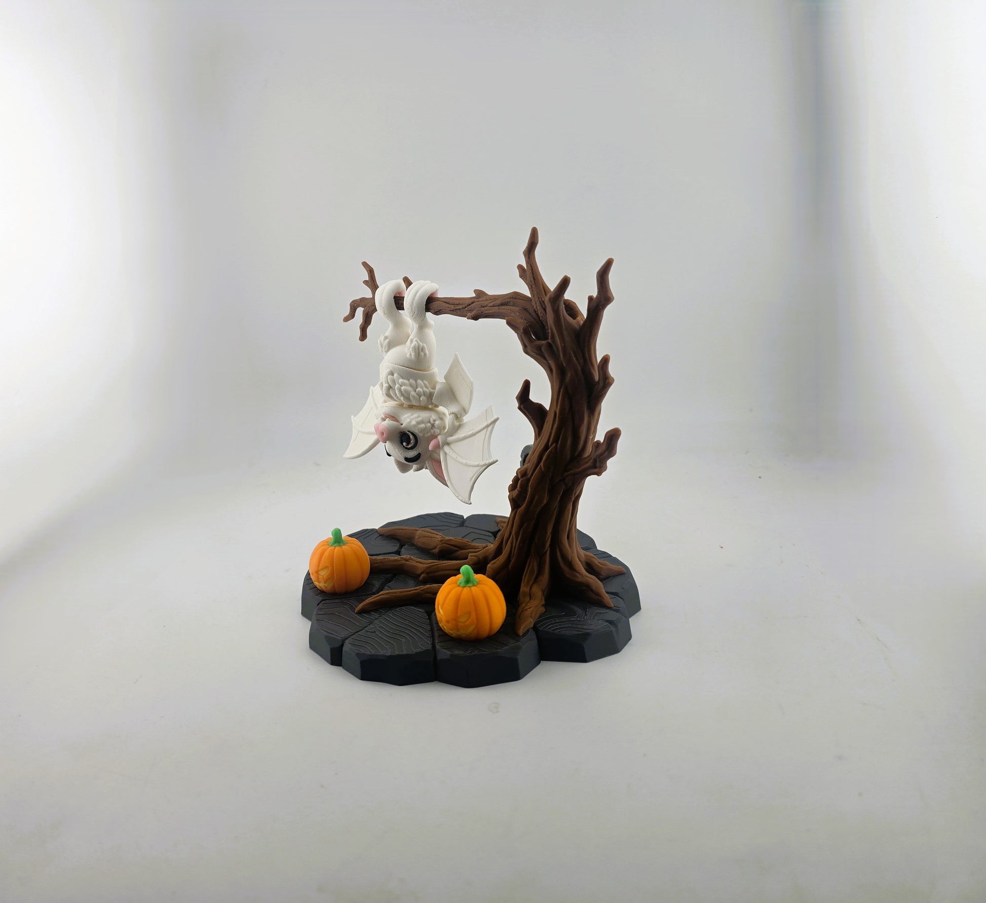 Spooky Bats and Tree - No Hands 3d